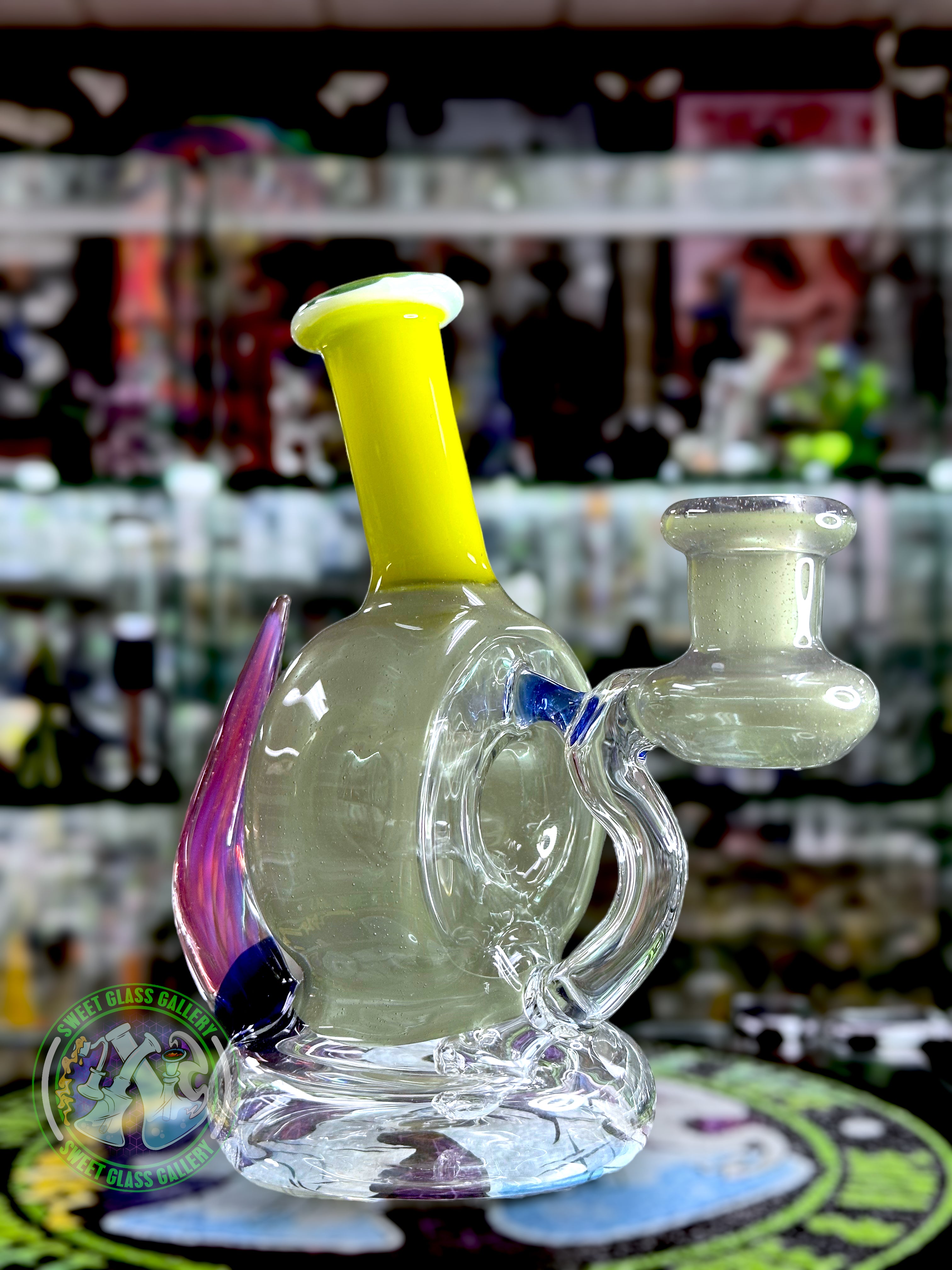 Gurn Glass - Donut Rig (CFL)