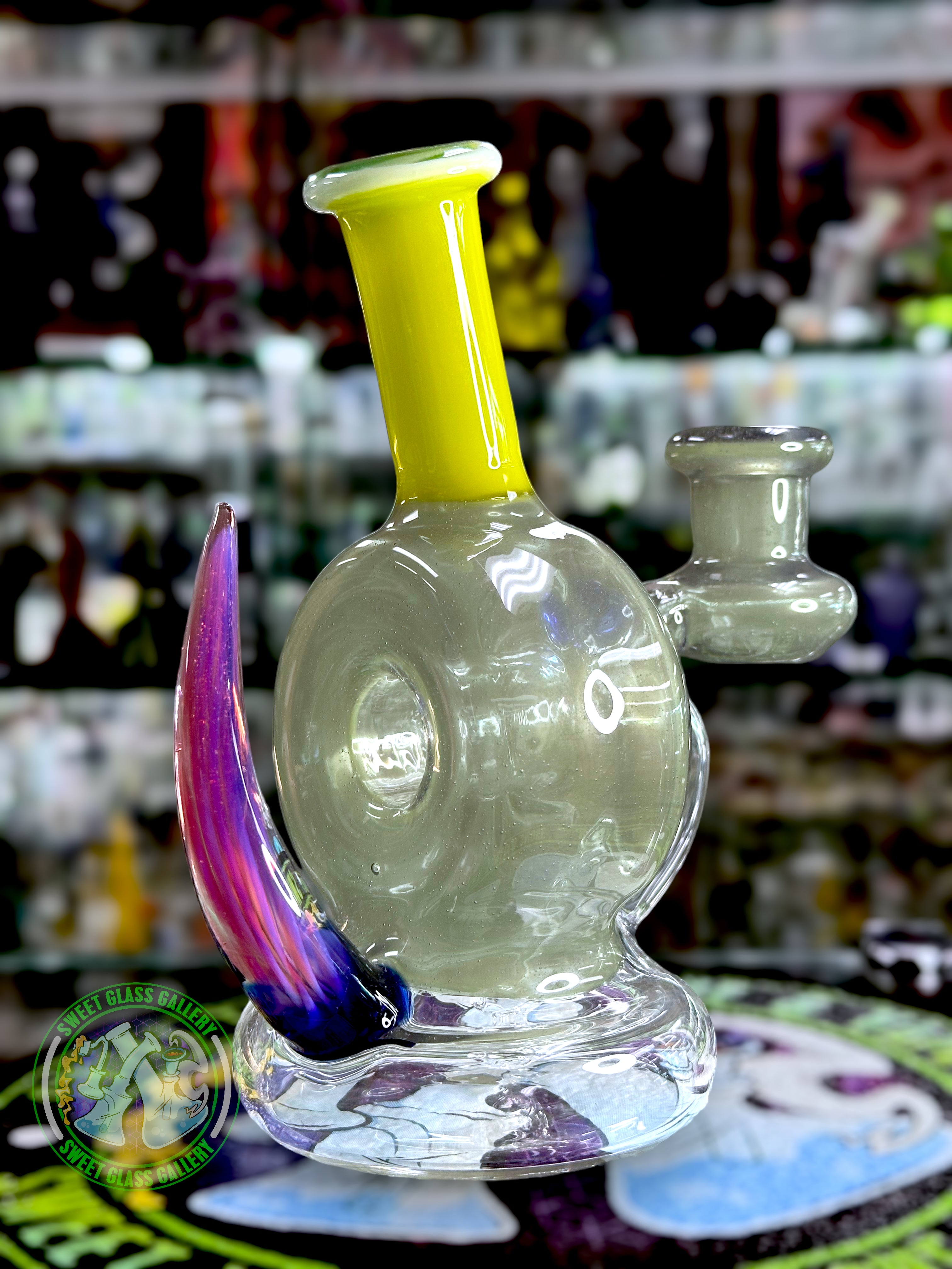 Gurn Glass - Donut Rig (CFL)