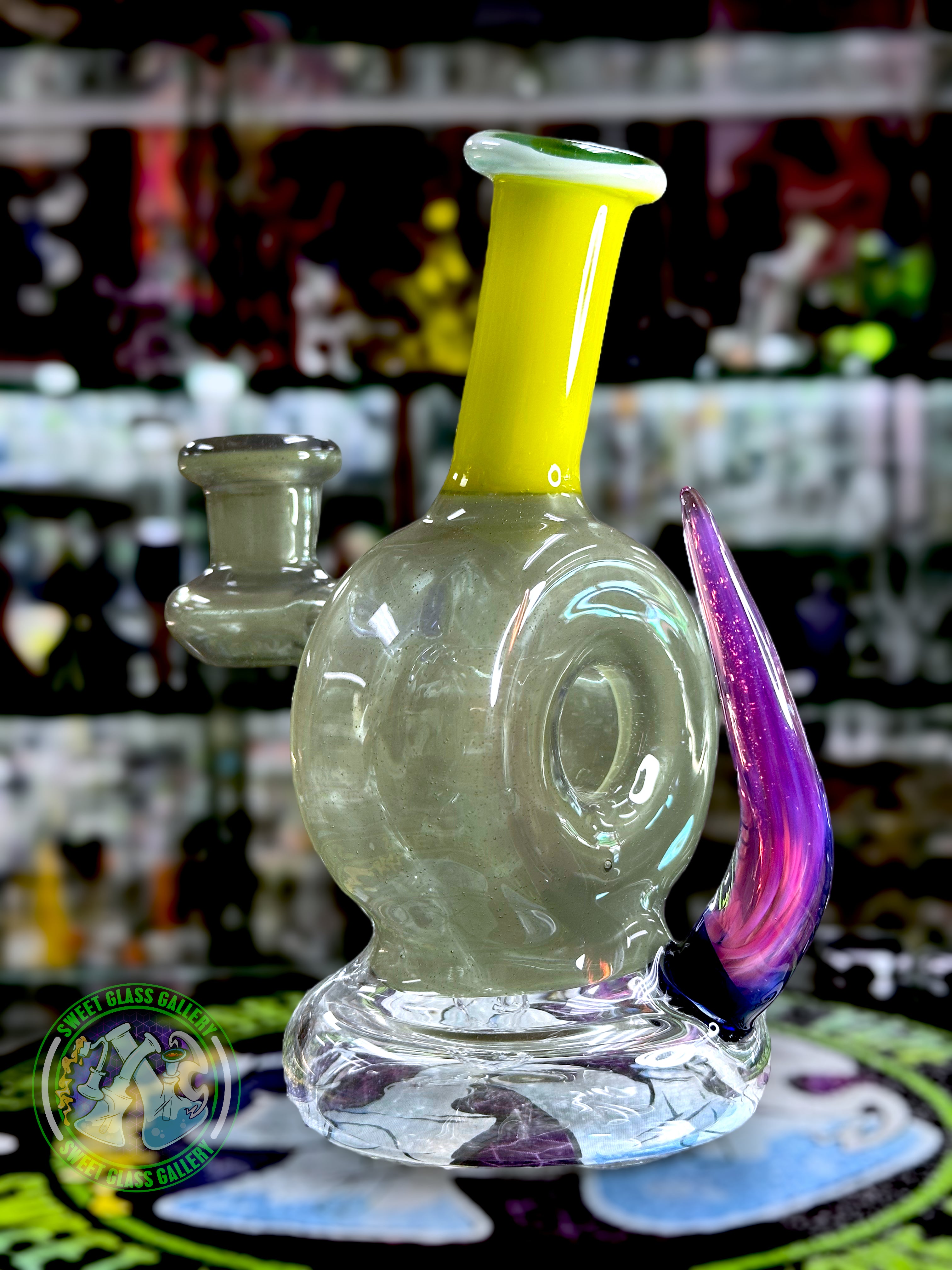 Gurn Glass - Donut Rig (CFL)