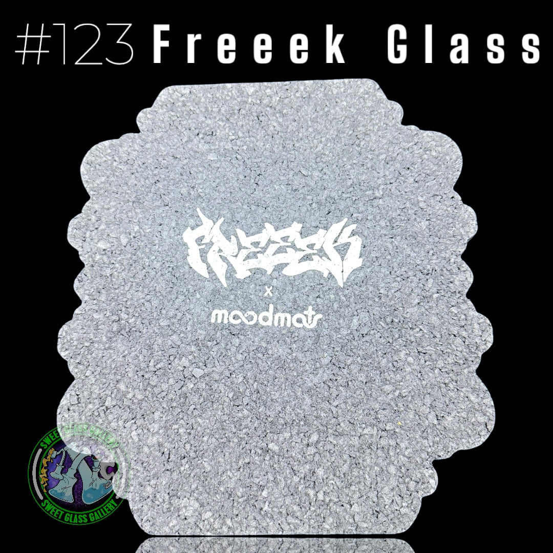 Moodmats - Dab Mat #123 - Freeek Glass
