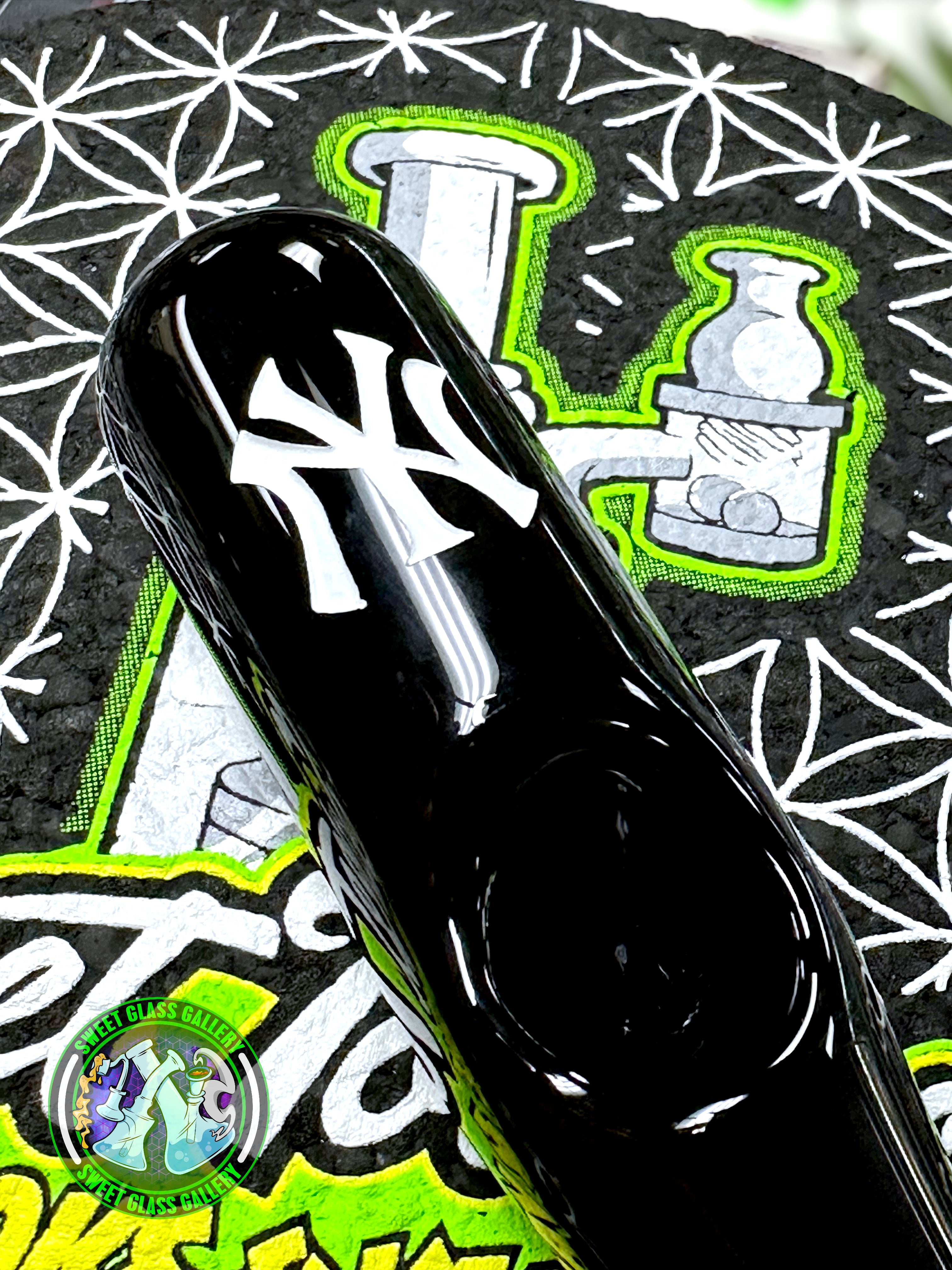 Daniel's Glass Art - Baseball Bat Dry Pipe (New York Yankees)